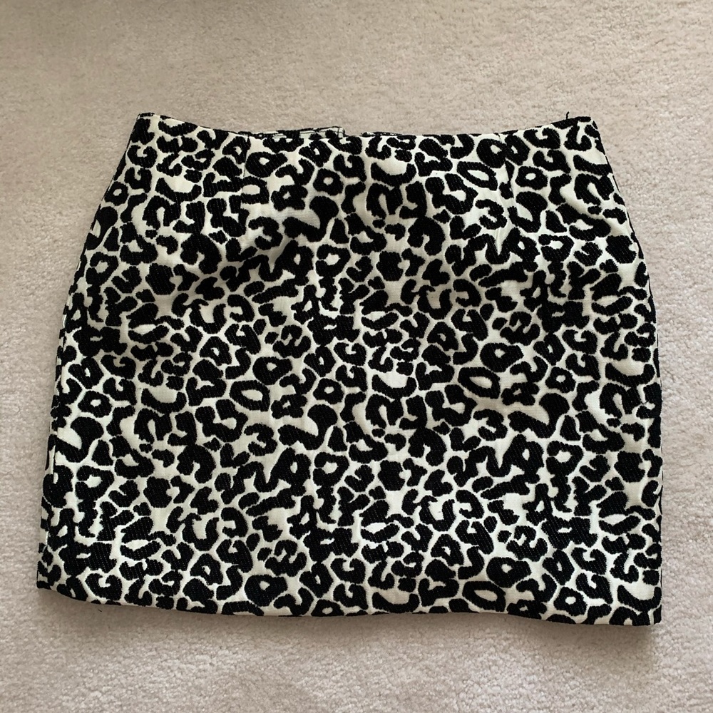 KENDALL AND KYLIE LEOPARD SKIRT